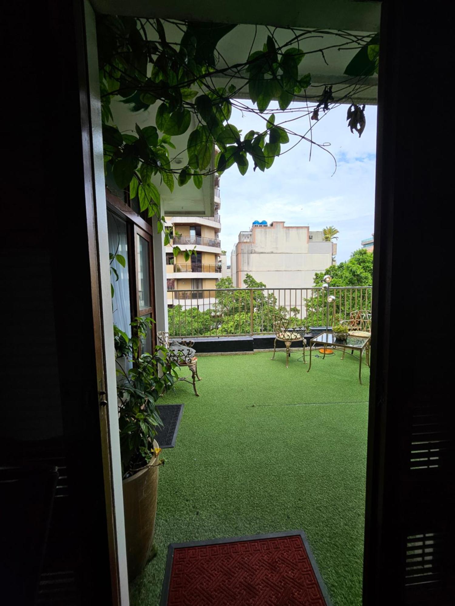 Charmosa Cobertura Em Ipanema Na Quadra Da De Quarto, Sala, Terraço E Sauna