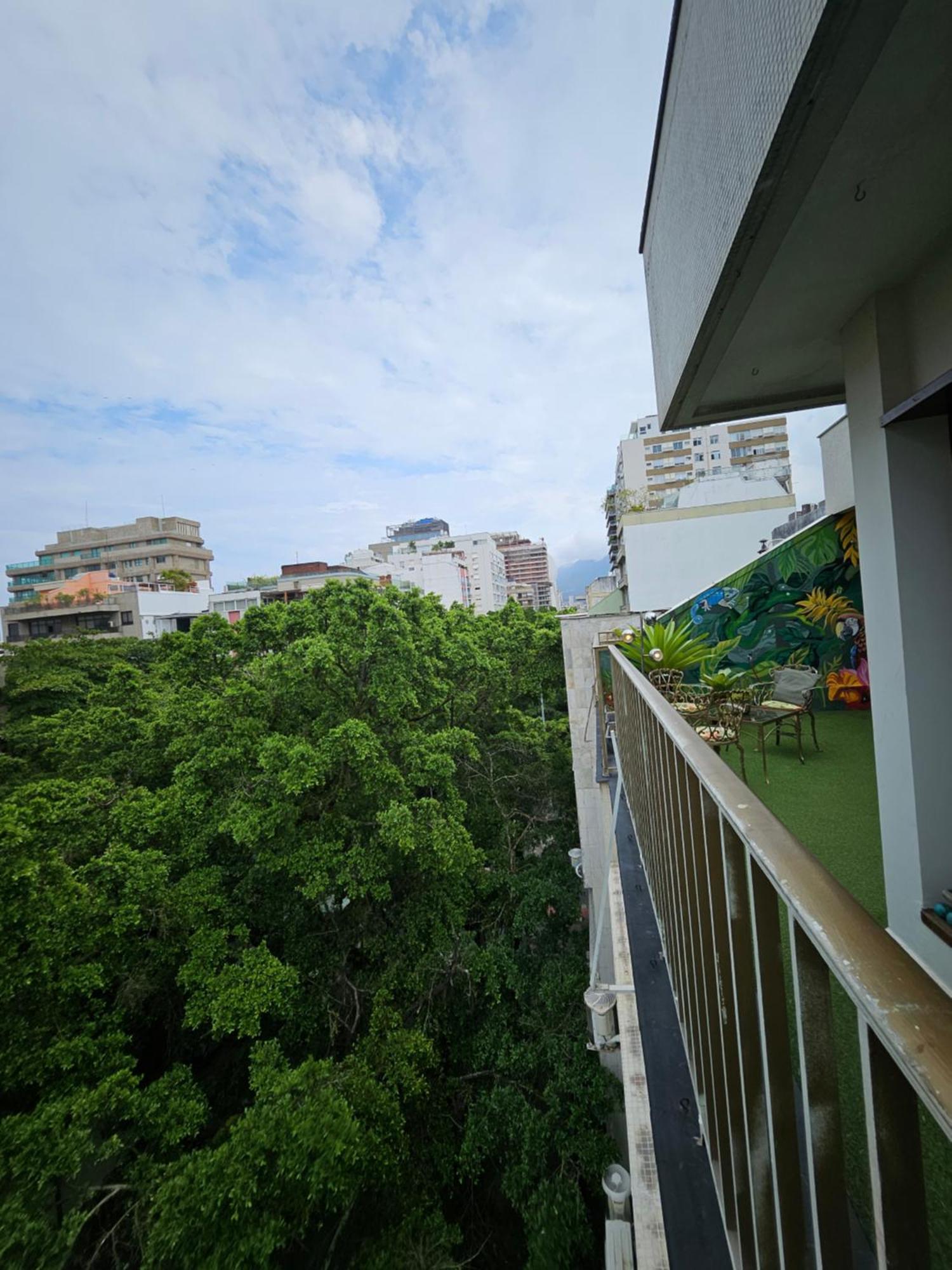 Charmosa Cobertura Em Ipanema Na Quadra Da De Quarto, Sala, Terraço E Sauna *